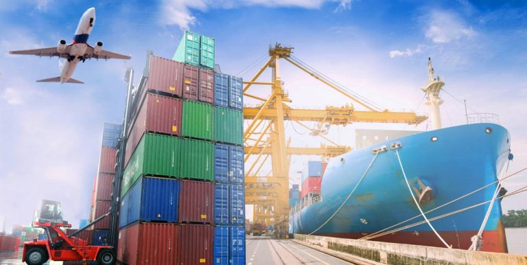 How a Customs Broker Can Help You Manage Your Shipments Effectively